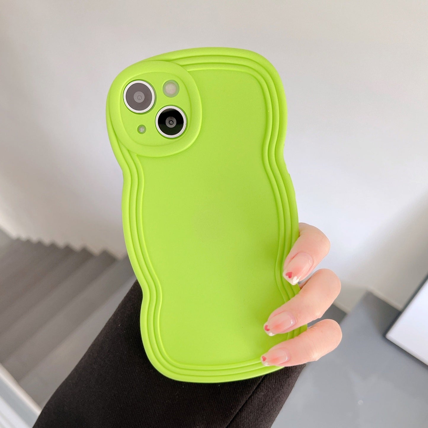 Liquid Solid Color Wavy Edge Phone Case