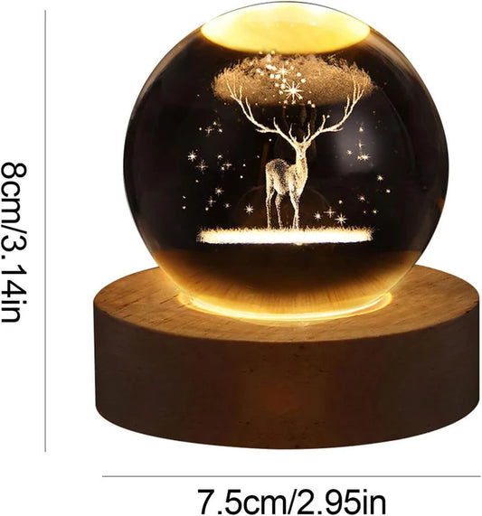 Lampada Notturna 3D con Sfera di Cristallo - Design Cervi con Base LED in Legno, Perfetta per Decorare la Camera da Letto