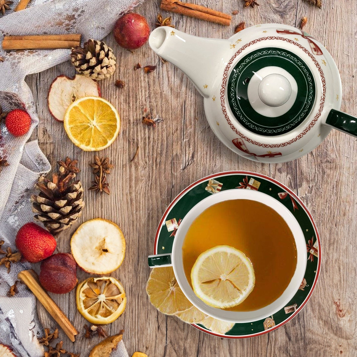 Teiera tazza e piattino natalizia Nuvole di Stoffa Albero di Natale Carol 6286