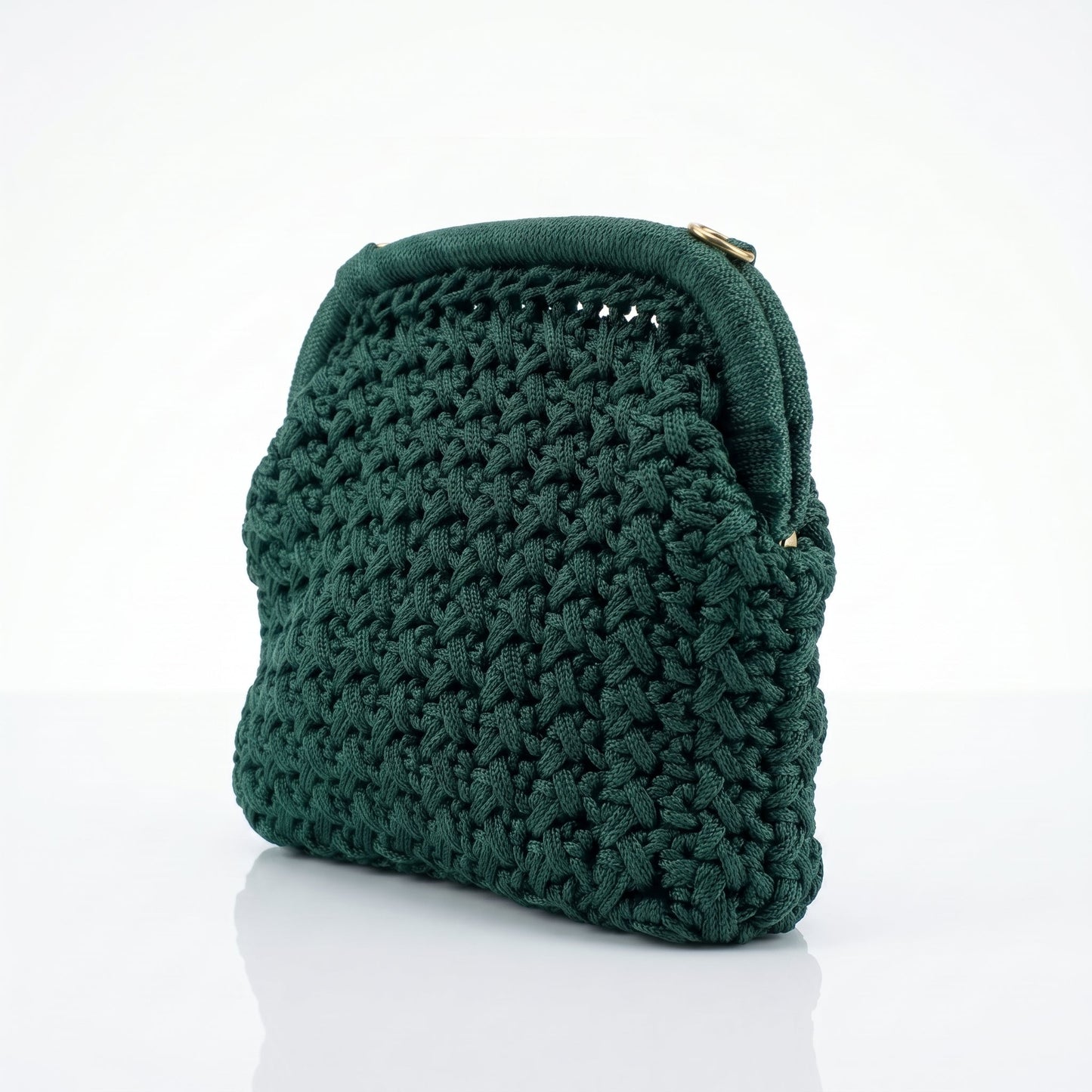 Borsa Fiorella in Crochet con Chiusura a Clip e Catena Dorata – Stile Donna