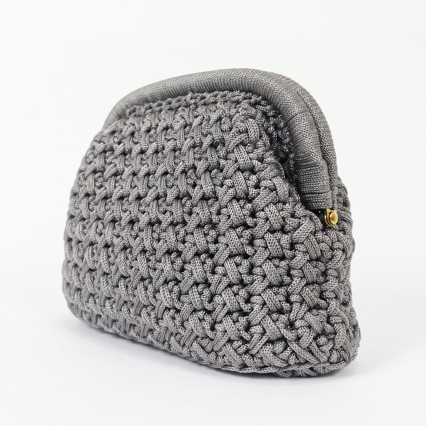 Borsa Fiorella in Crochet con Chiusura a Clip e Catena Dorata – Stile Donna