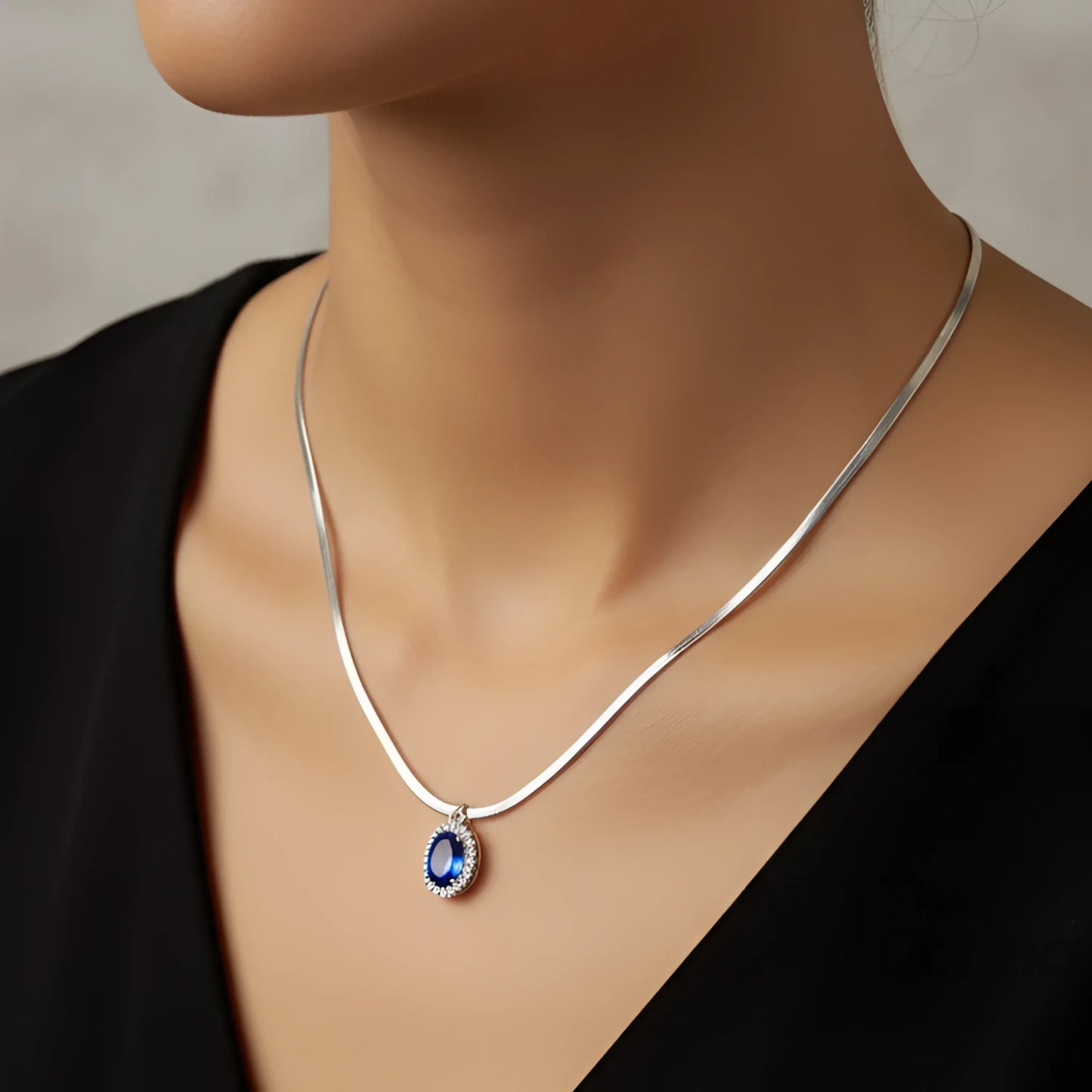Collana con Ciondolo Ovale Rubino Regale in Oro
