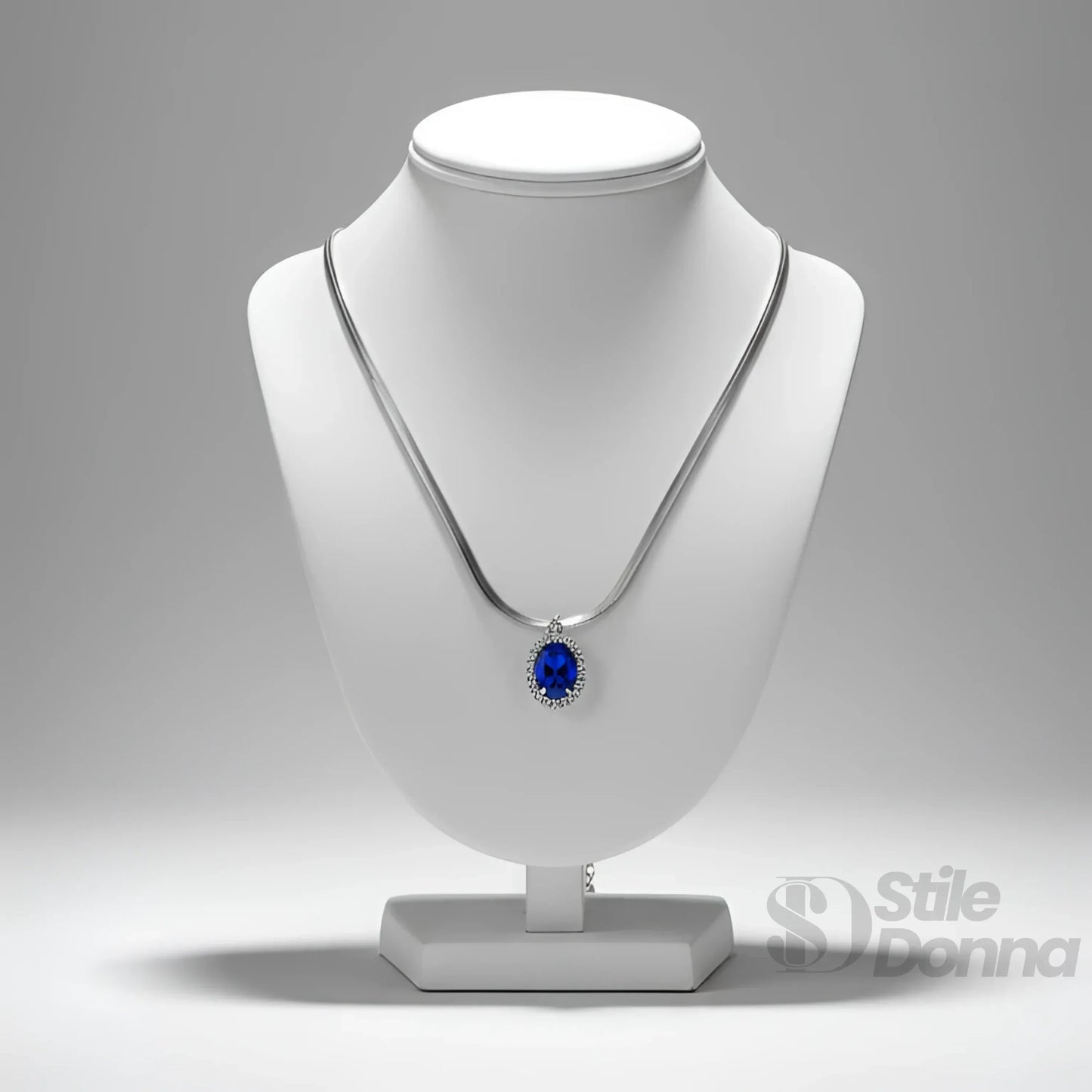 Collana con Ciondolo Ovale Rubino Regale in Oro