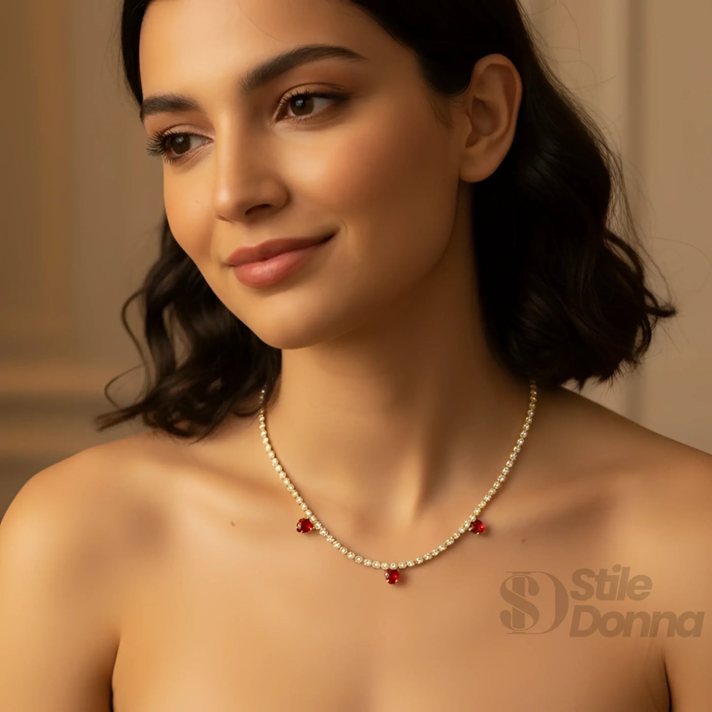 Collana in Cristallo Dorato con Ciondoli a Cuore Rosso