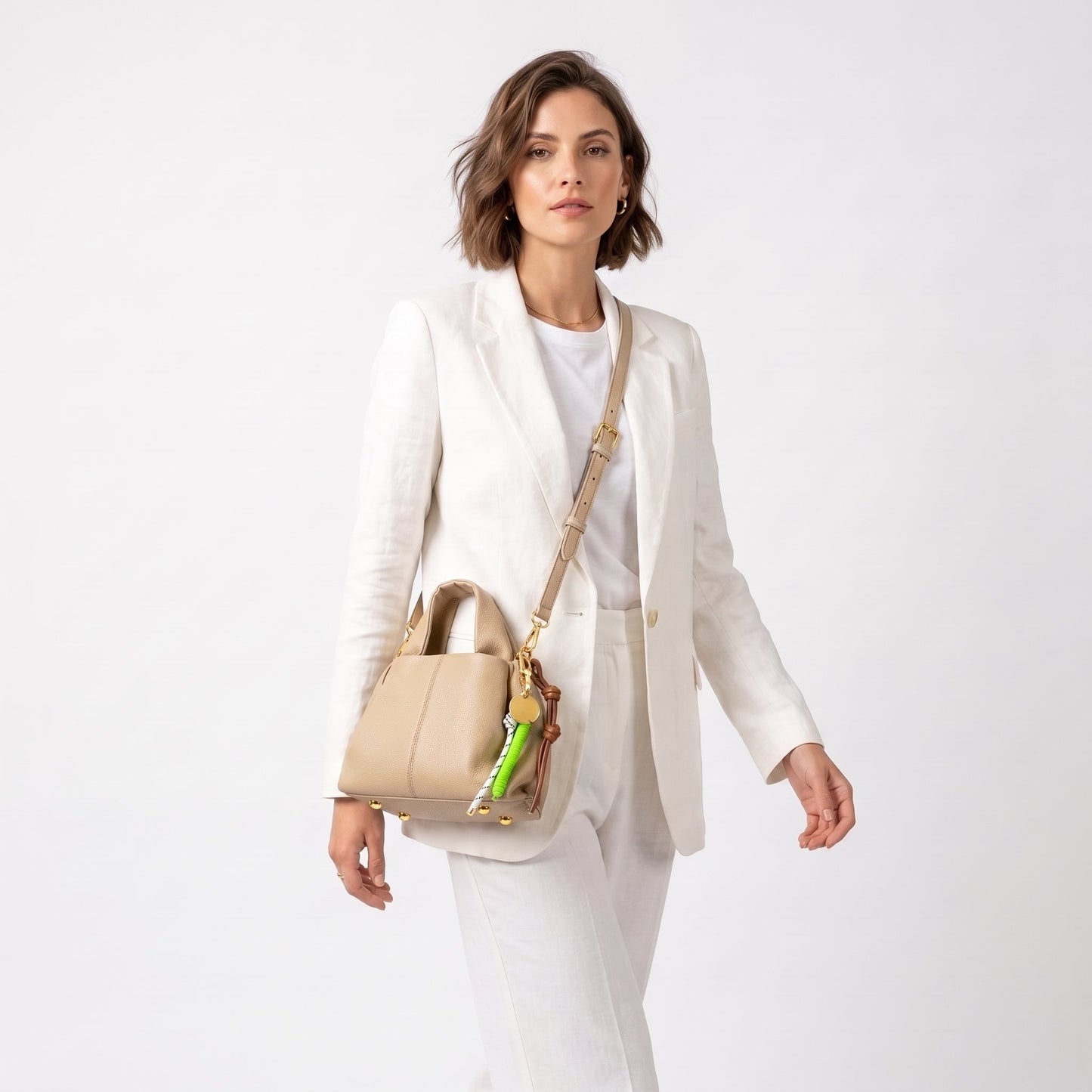 Borsa a Mano Coconuda in Ecopelle Goffrata con Charm Decorativo e Tracolla
