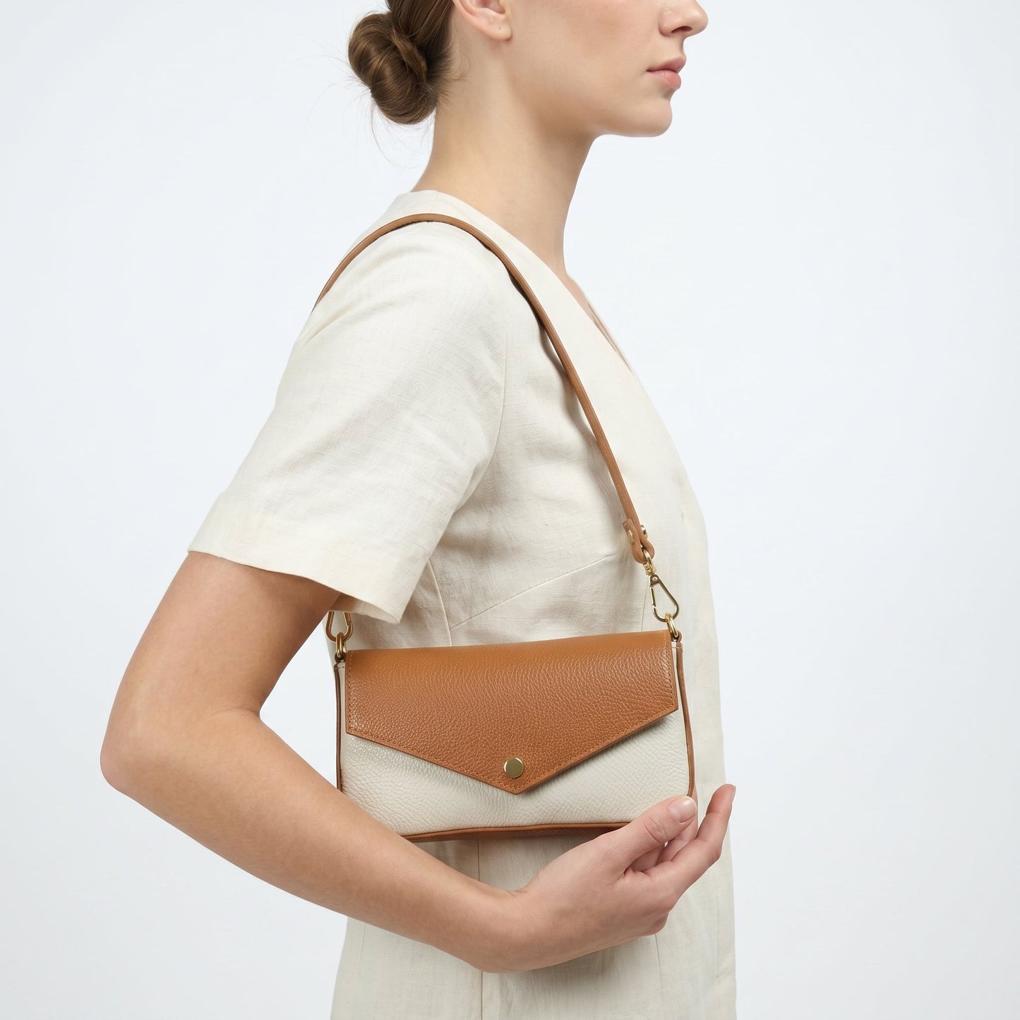 Monica Borsa a Secchiello in Vera Pelle con Tracolla Made in Italy