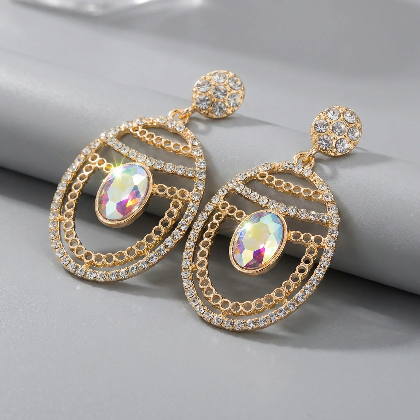 Orecchini Pendenti in Oro con Strass Iridescenti Multicolor
