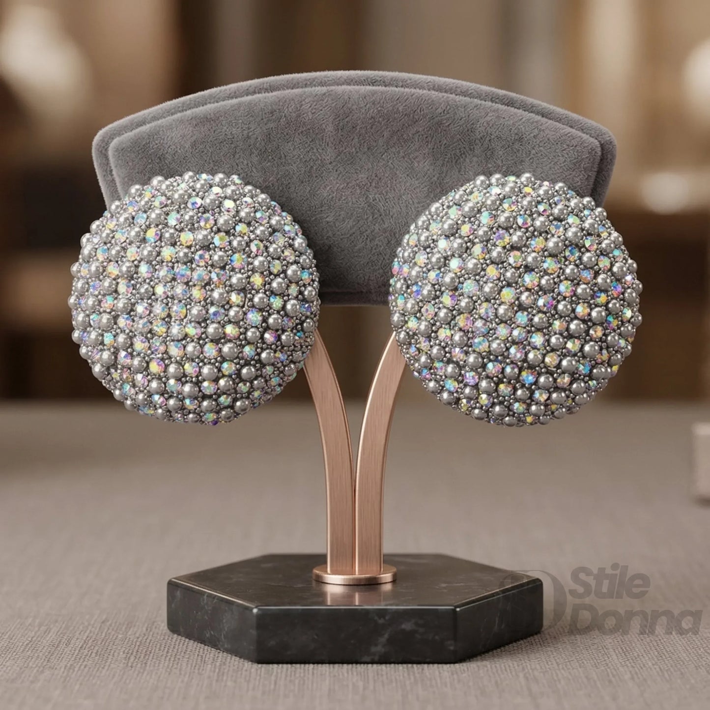 Orecchini a Perno Cupola con Strass Argentati