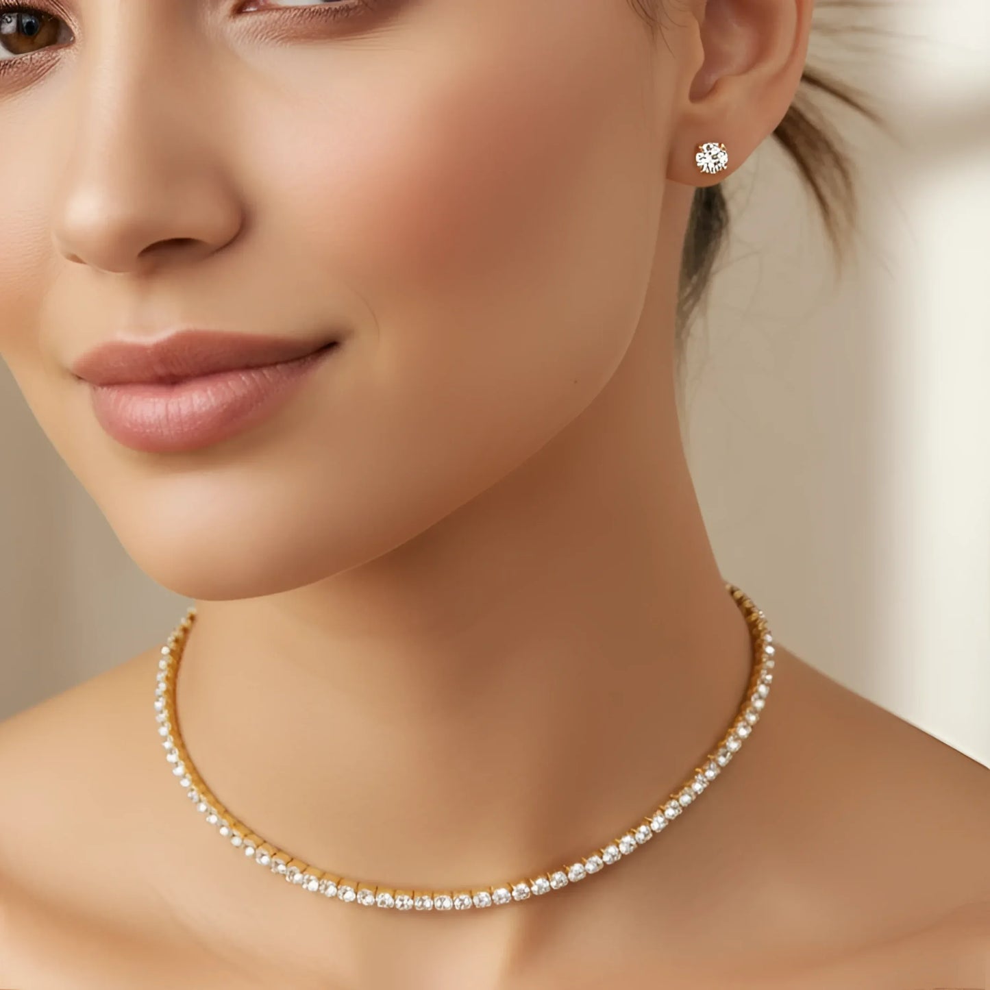 Parure Collana Oro con Pietre Rotonde e Orecchini a Lobo Coordinati