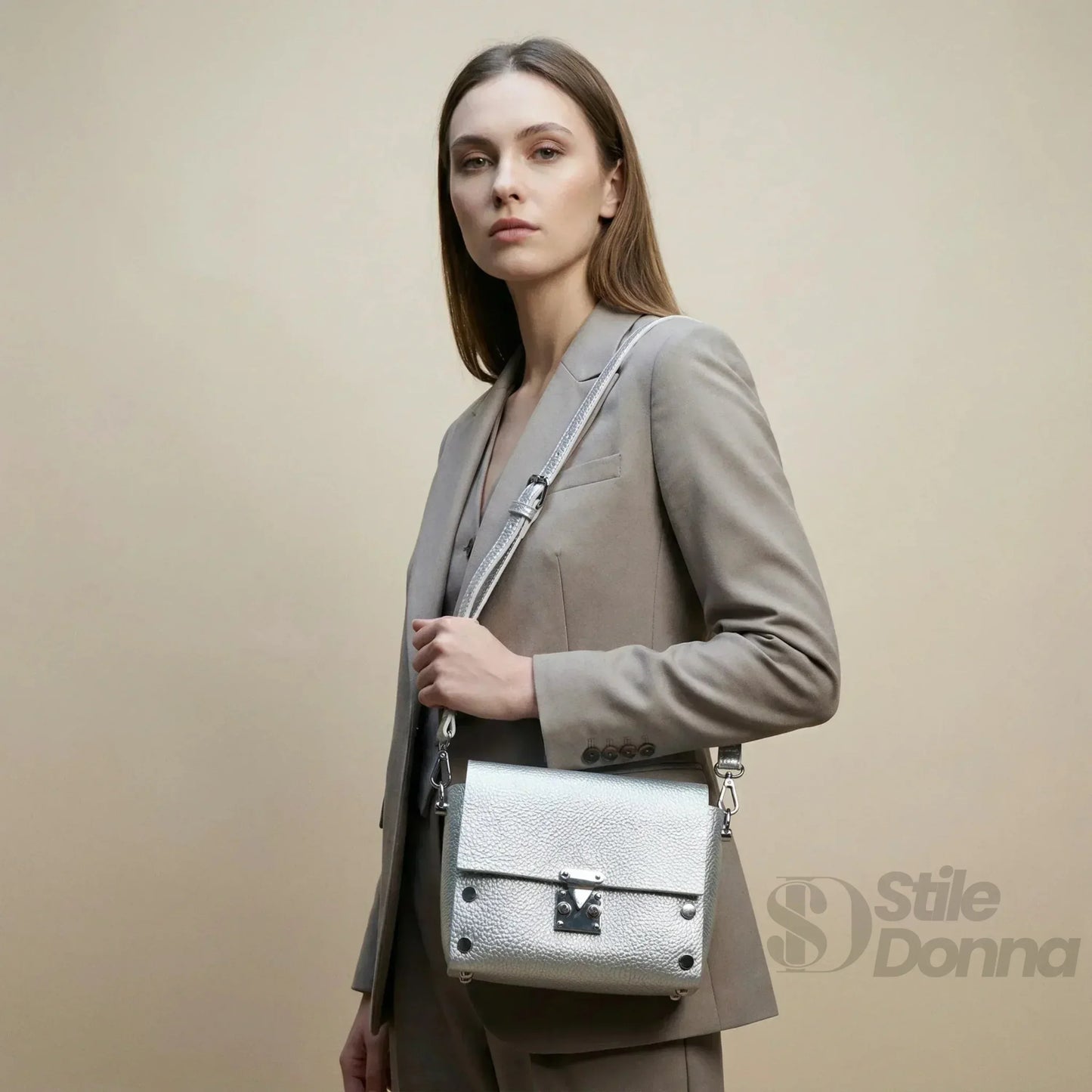 Pochette a Tracolla in Ecopelle con Finiture Argento