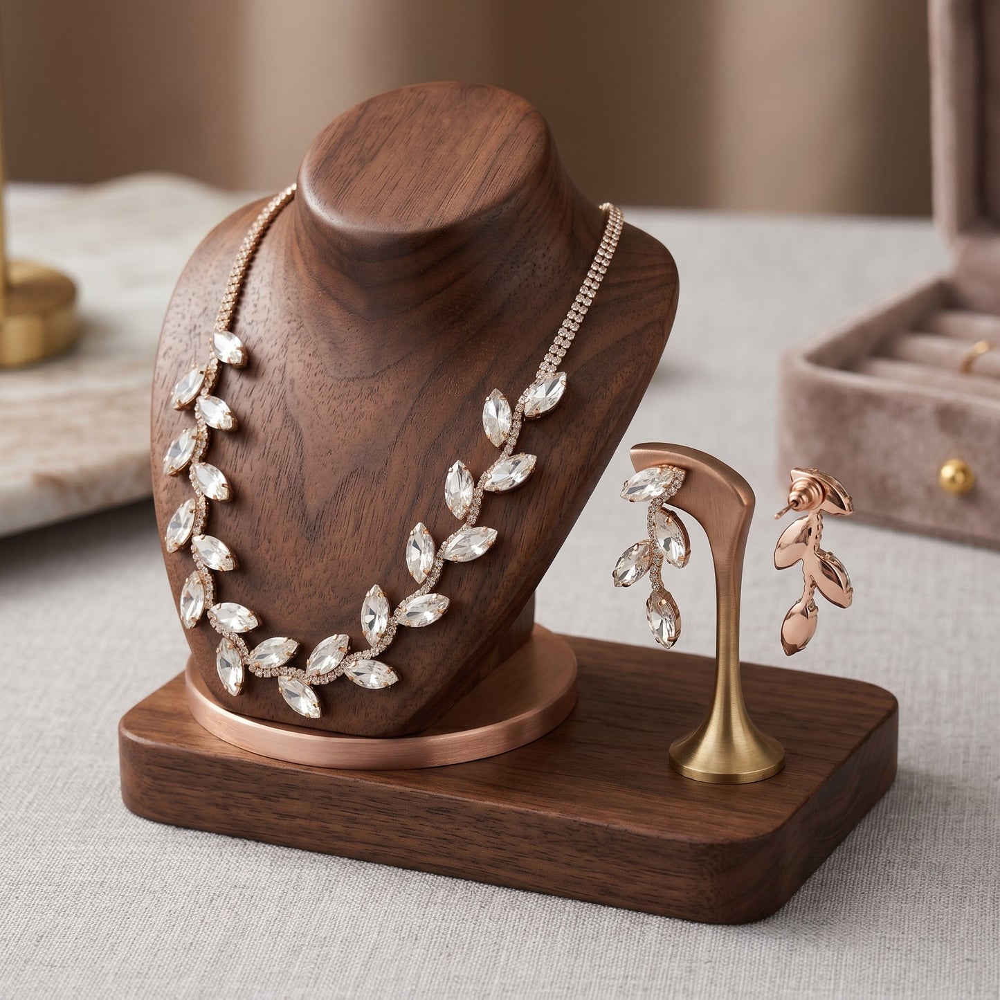 Set Collana e Orecchini Foglia d'Oro con Cristalli Brillanti