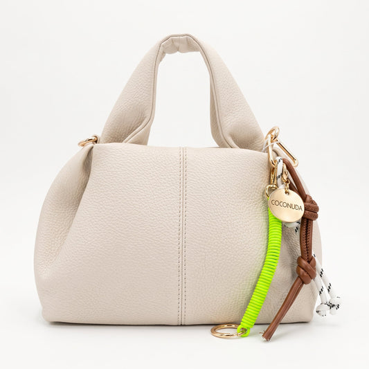 Borsa a Mano Coconuda in Ecopelle Goffrata con Charm Decorativo e Tracolla