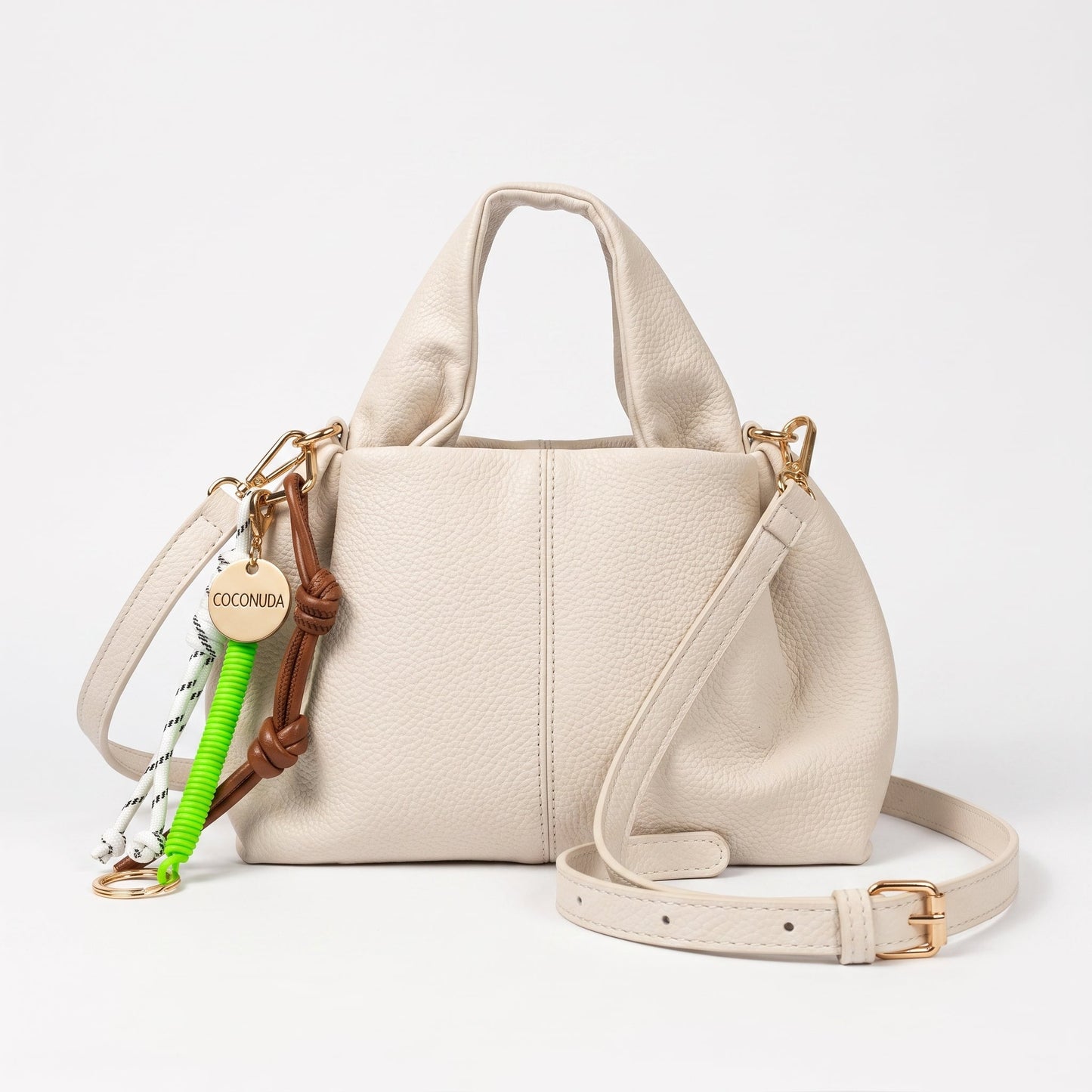 Borsa a Mano Coconuda in Ecopelle Goffrata con Charm Decorativo e Tracolla
