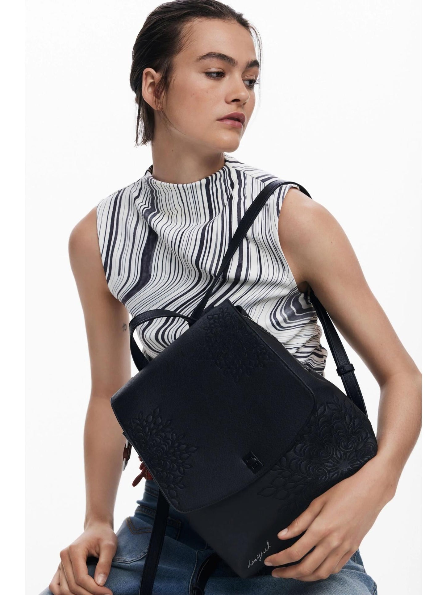 Desigual Zaino con patta piccola incisa Donna Nero