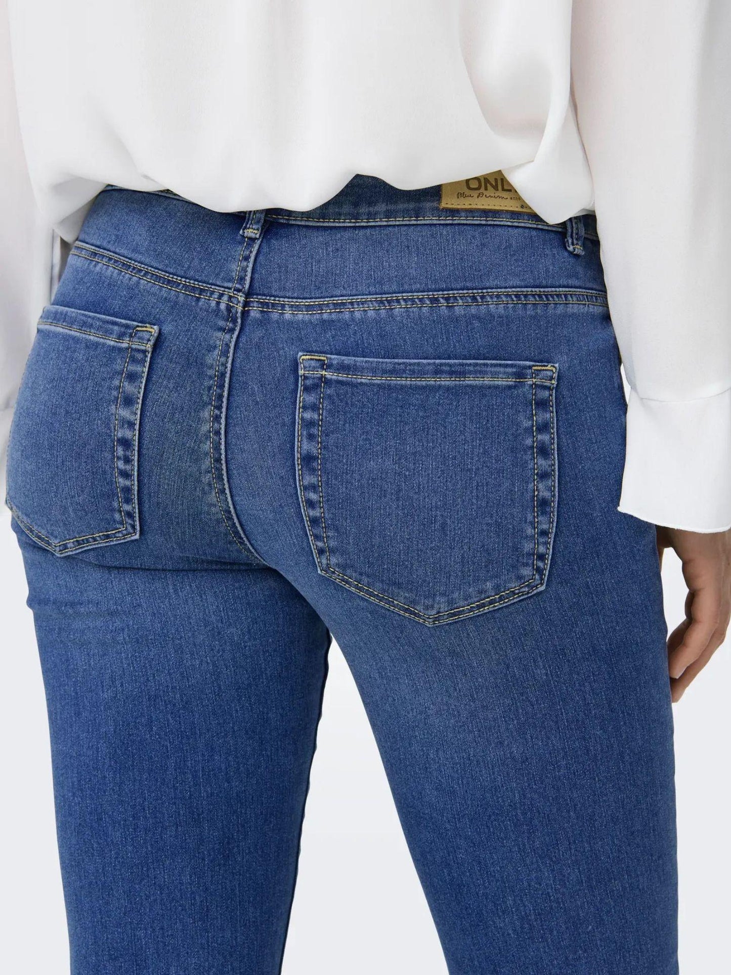 Only Jeans Donna Reese Flared Fit Light Medium Blue Denim