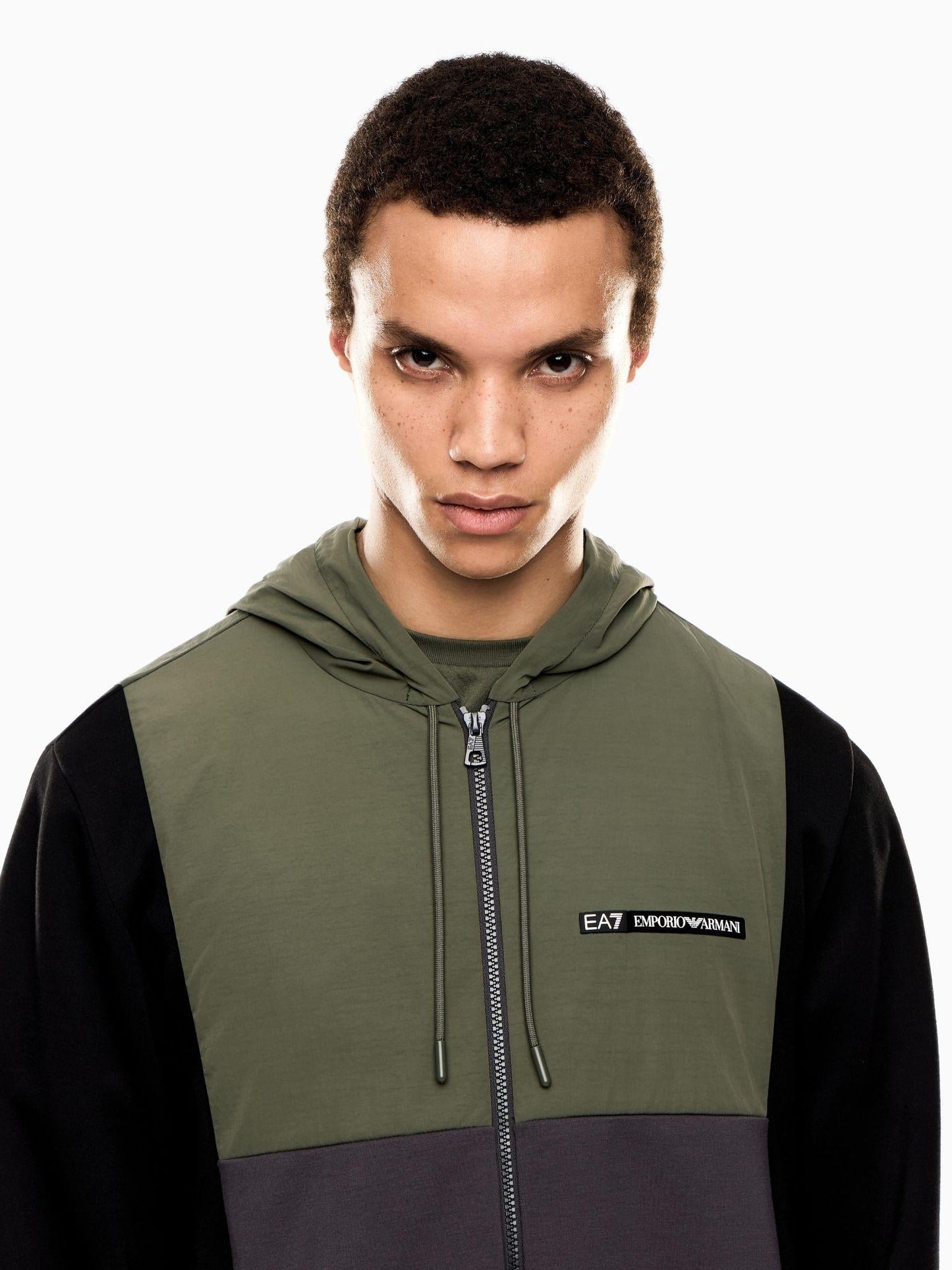 EA7 Emporio Armani Felpa Uomo Athletic Colour Block Con Cappuccio In Nylon E Misto Viscosa Verde