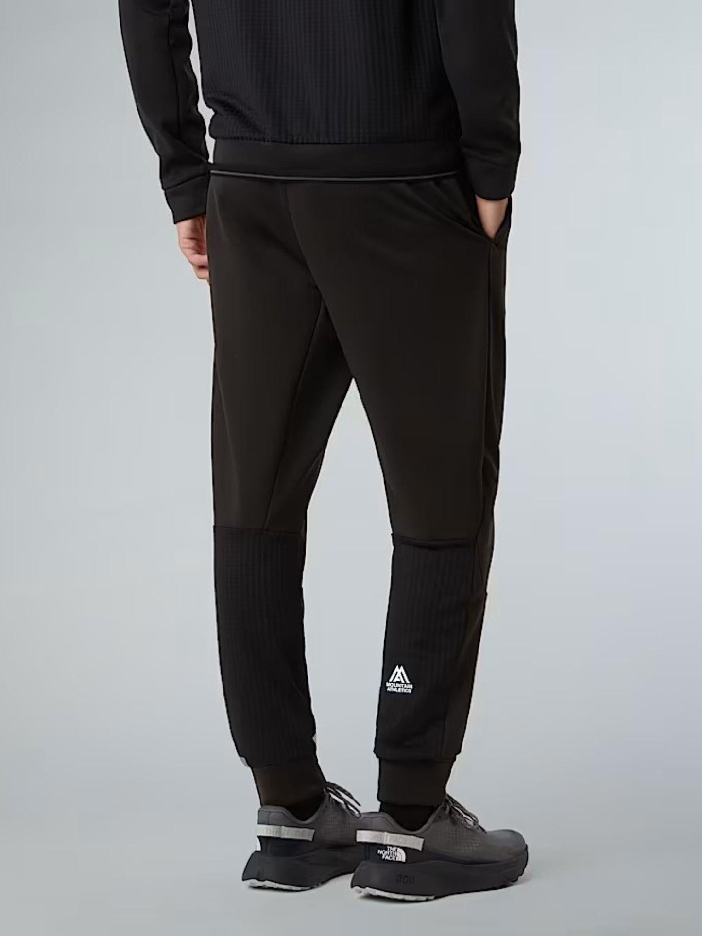 The North Face Pantaloni Jogger Uomo In Pile Mountain Athletics Nero