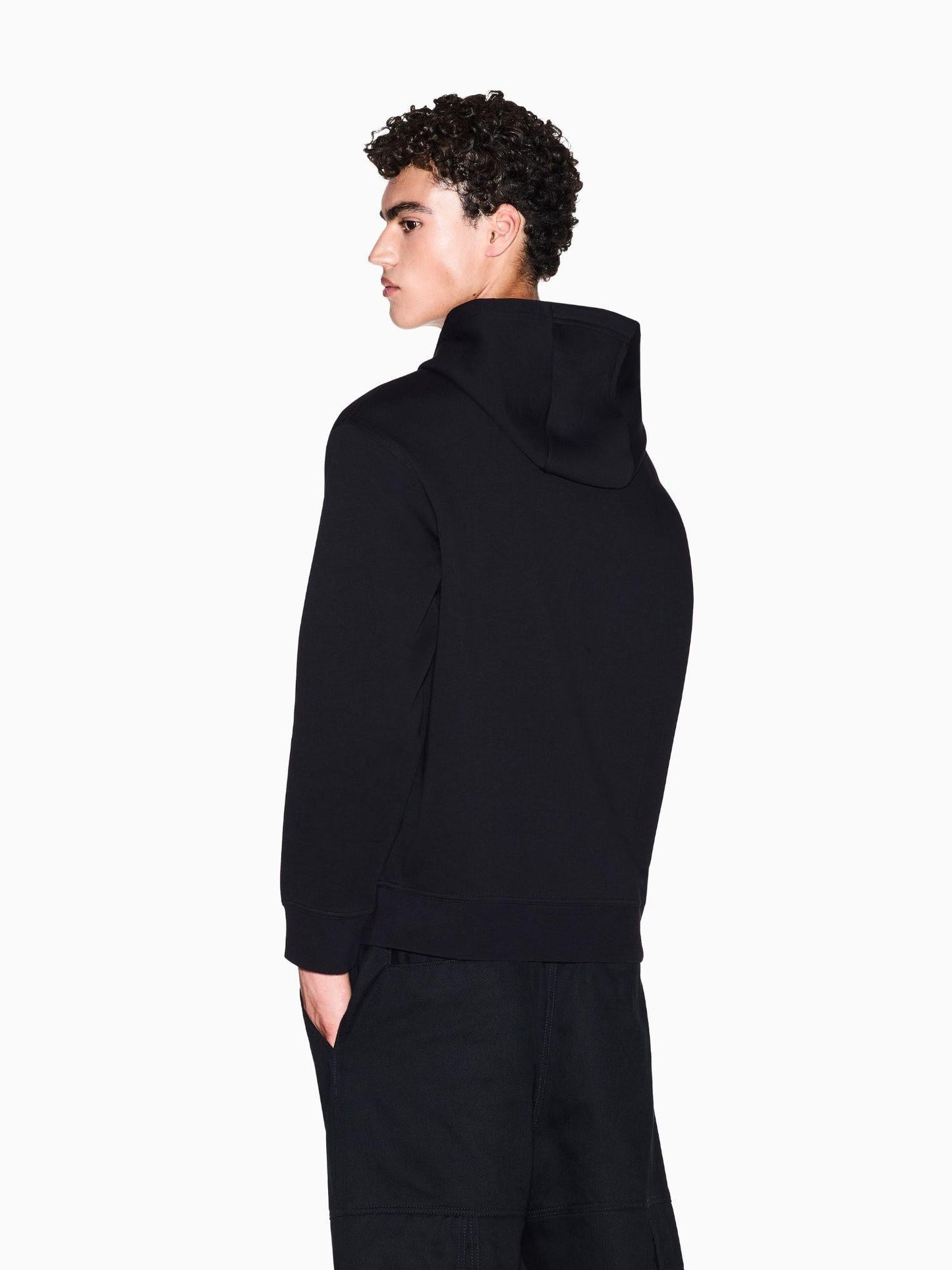 Armani Exchange felpa nera elegante con cappuccio da uomo con logo ricamato