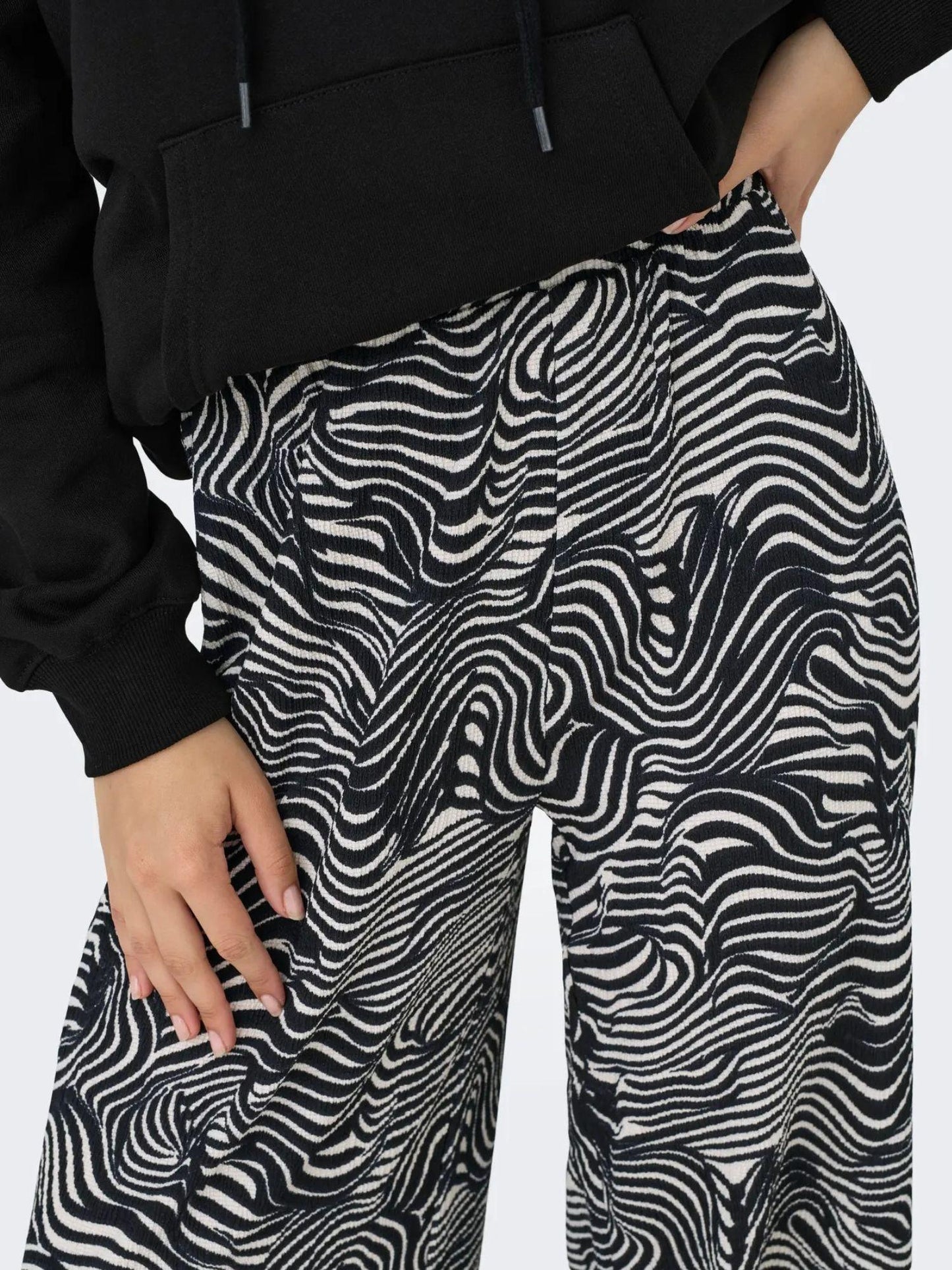 Jacqueline De Yong Pantaloni Donna Debbie Wide Fit Nero Whitecap Gray Geo