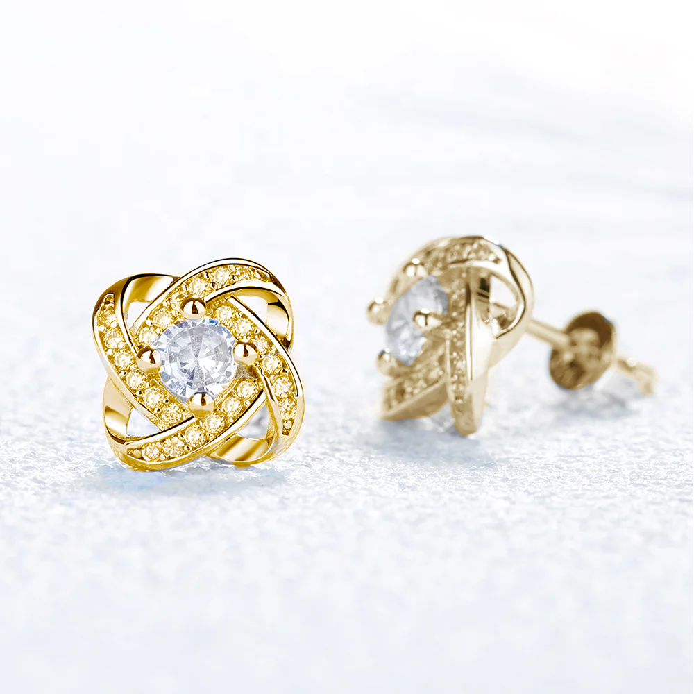 Orecchini Nodo con Pietra Donna in Acciaio chirurgico con Finitura in Oro 18k