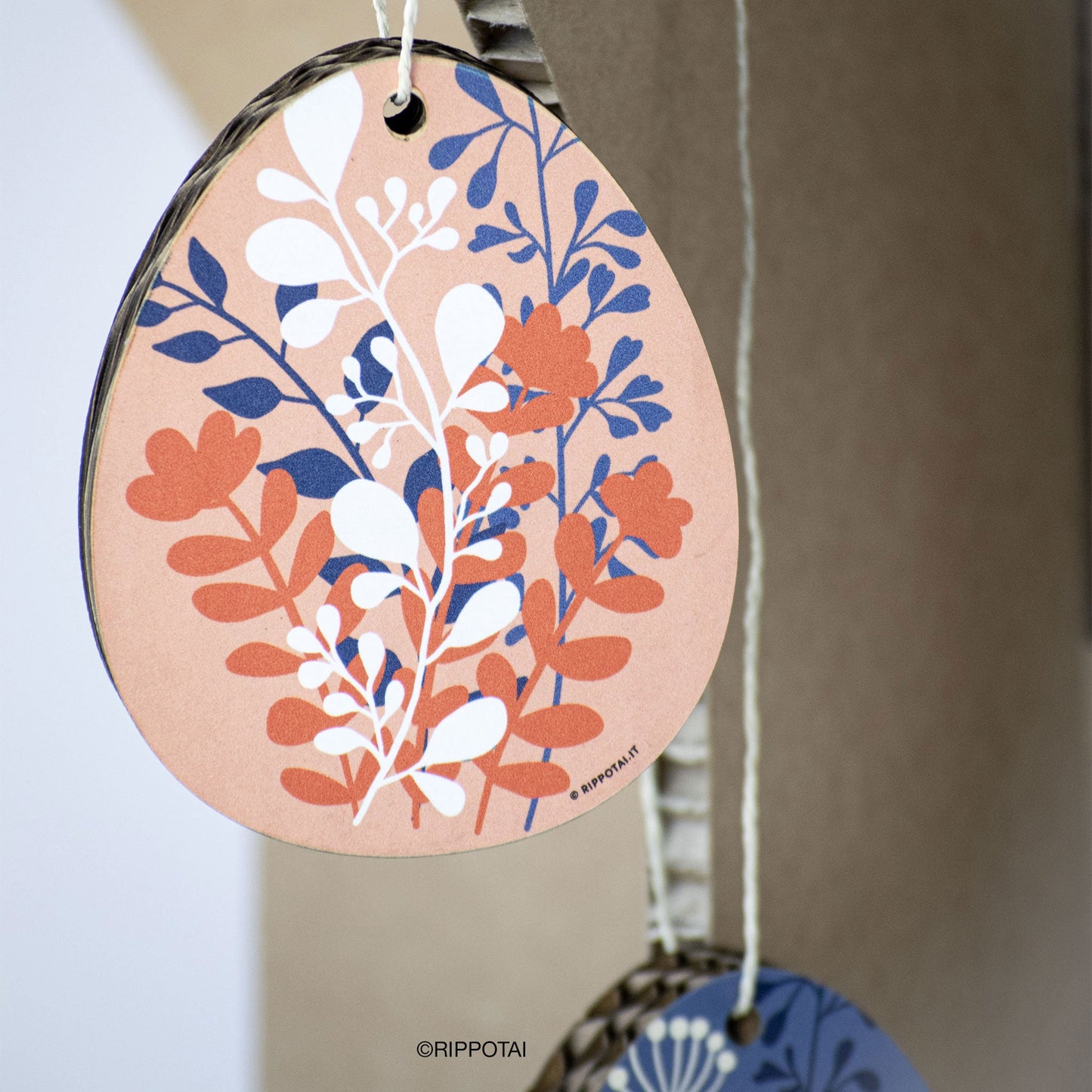 Albero di cartone Treepotai per allestimento di Primavera per vetrine e locali